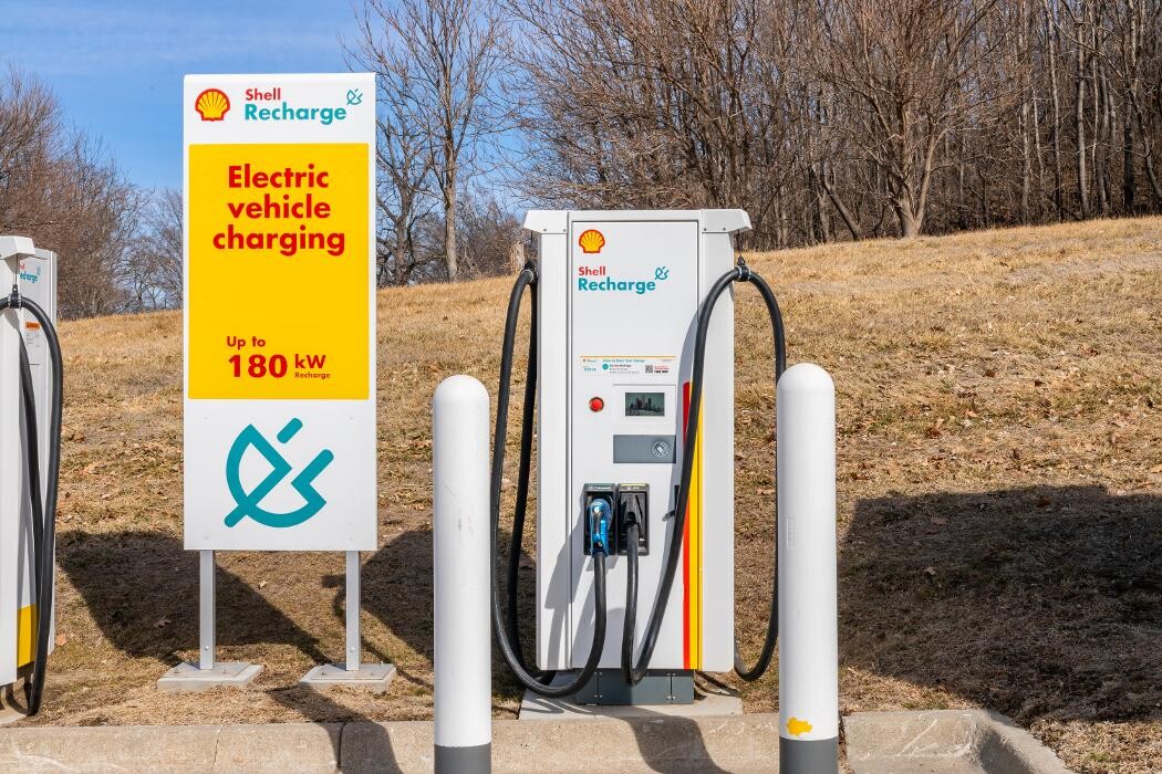Images Shell Recharge Charging Station