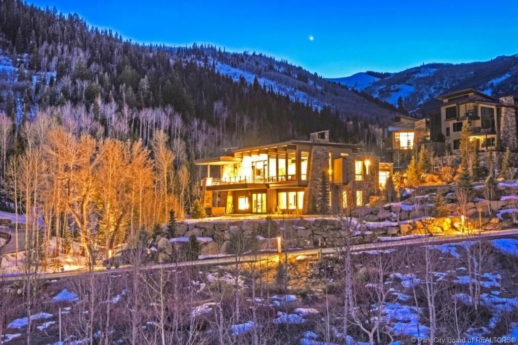 Images Matthew Magnotta - Park City Real Estate Team