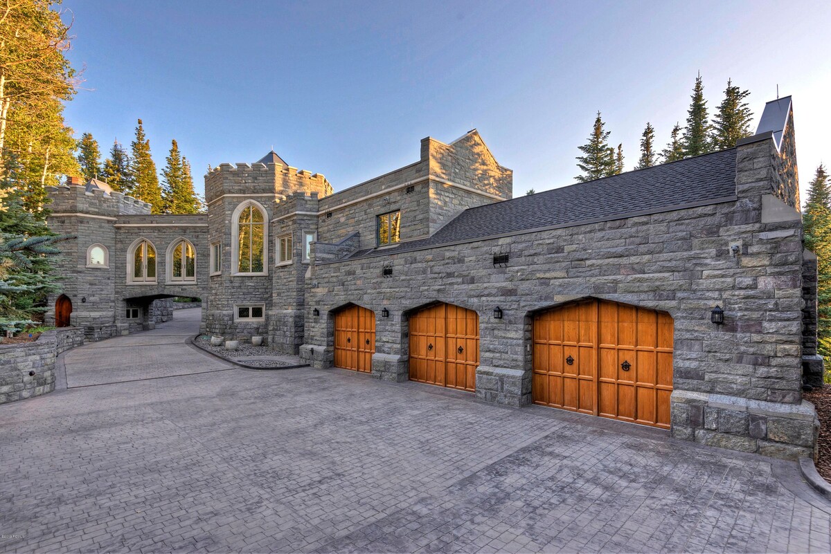 Images Matthew Magnotta - Park City Real Estate Team