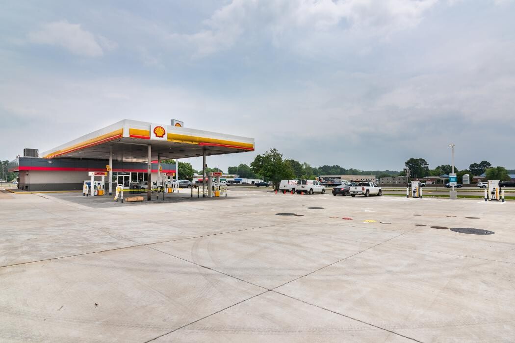Images Shell Recharge Charging Station