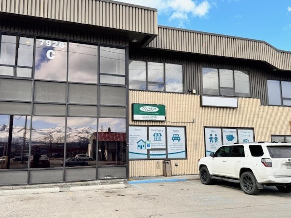 Images Laura Davis - COUNTRY Financial