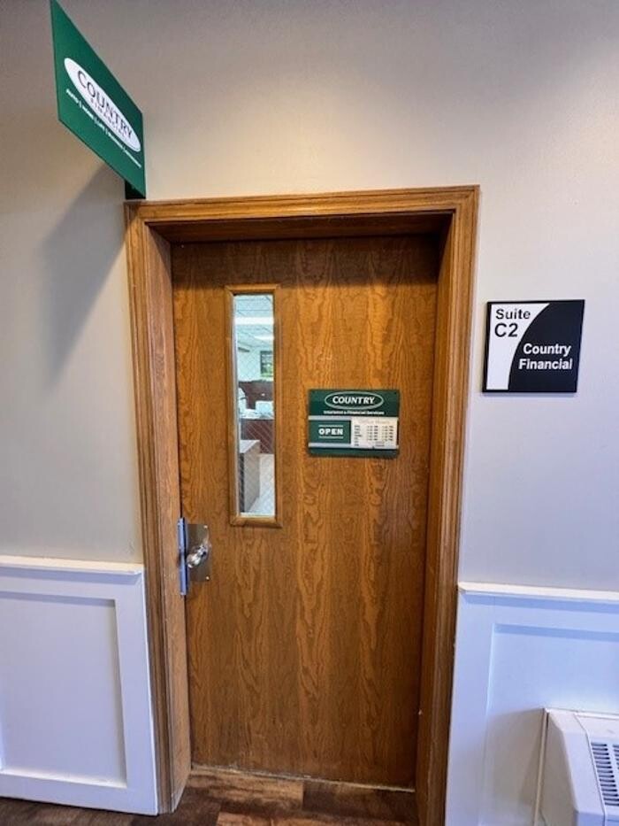 Images Laura Davis - COUNTRY Financial