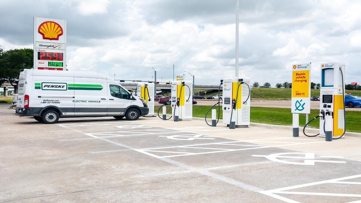 Images Shell Recharge Charging Station