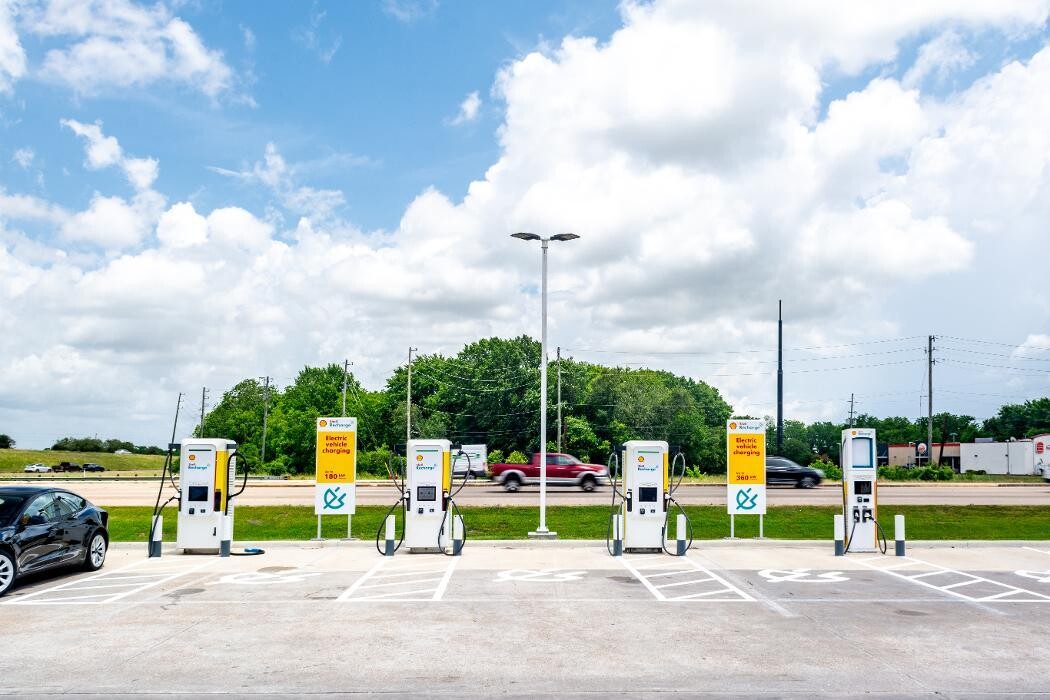 Images Shell Recharge Charging Station