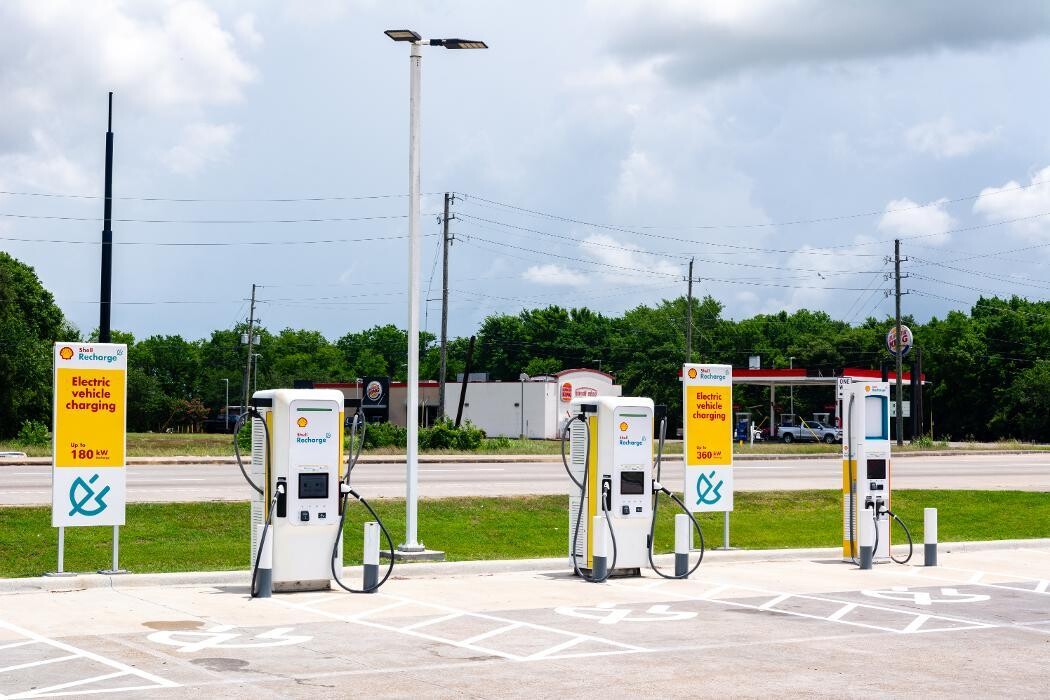 Images Shell Recharge Charging Station