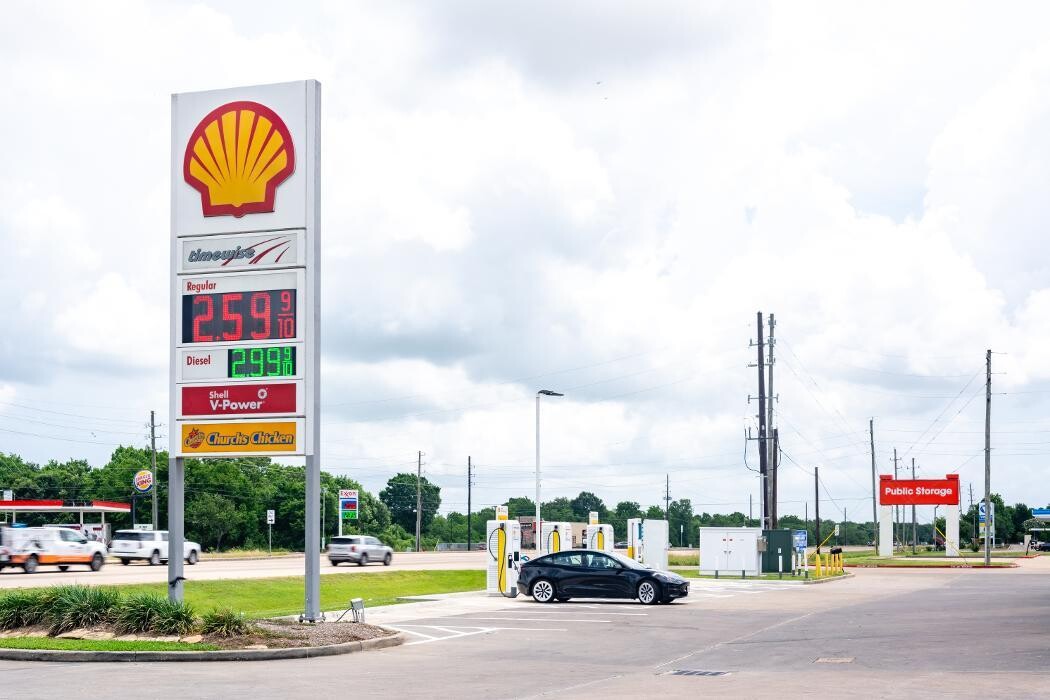 Images Shell Recharge Charging Station