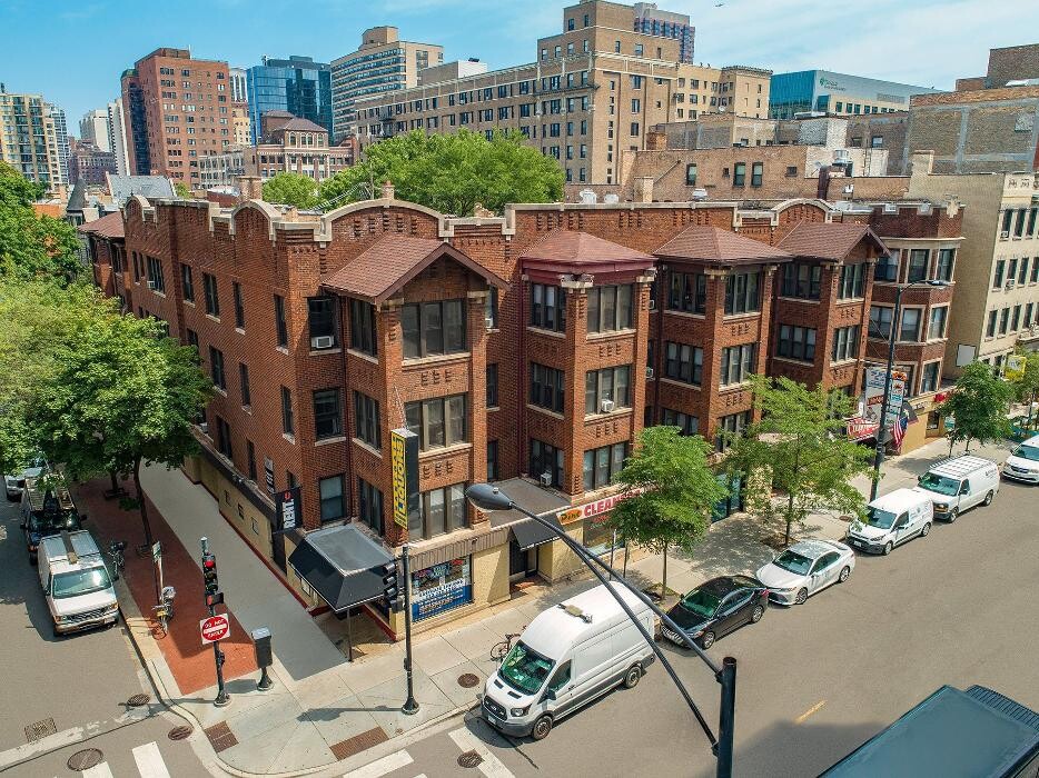 Images 430 W Diversey - PPM Apartments