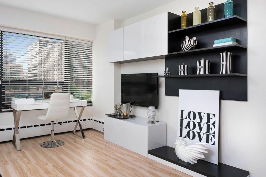 Images 3130 N Lake Shore Drive - PPM Apartments