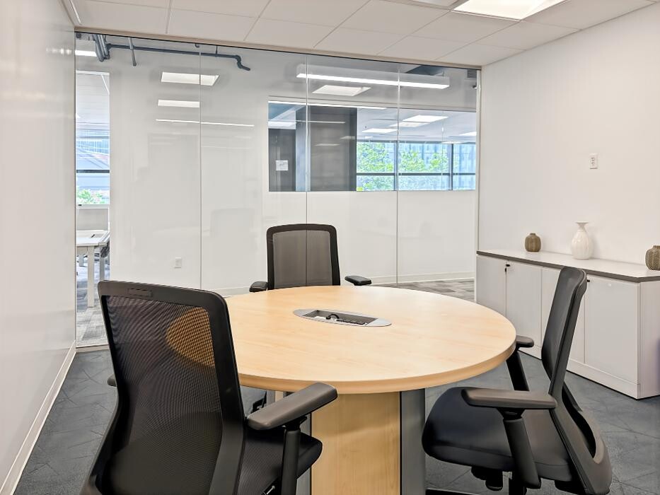 Images Regus Wisconsin Ave