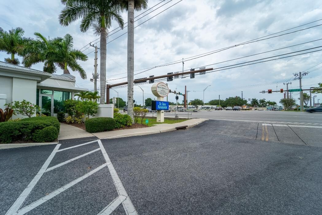 Images Ryan C. Taylor Periodontics & Dental Implants