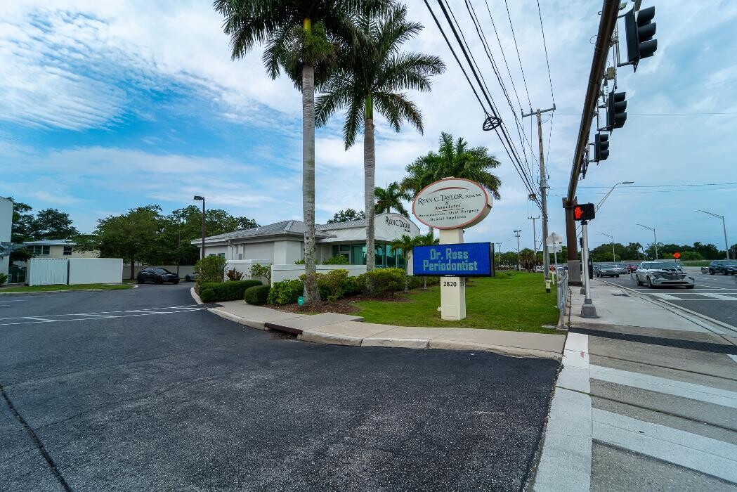 Images Ryan C. Taylor Periodontics & Dental Implants