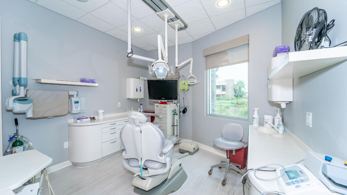 Images Ryan C. Taylor Periodontics & Dental Implants