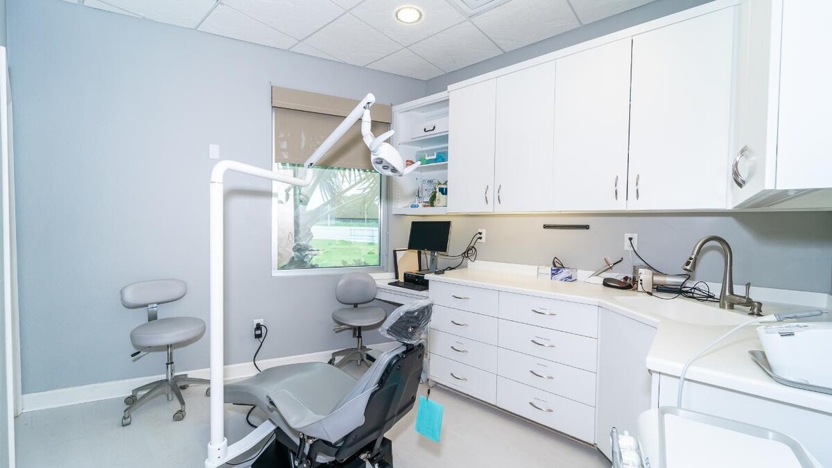 Images Ryan C. Taylor Periodontics & Dental Implants