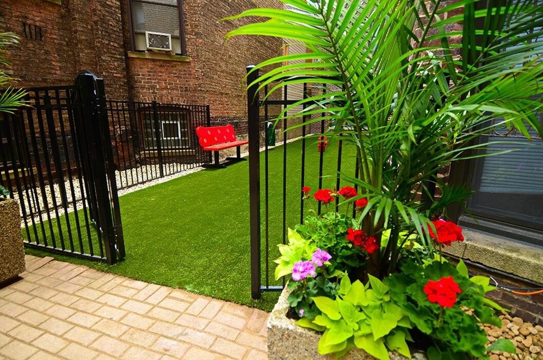 Images 515 W Briar - PPM Apartments