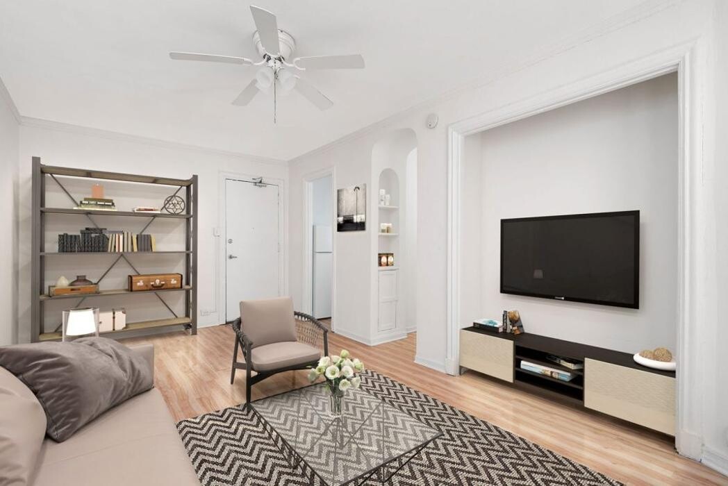 Images 515 W Briar - PPM Apartments