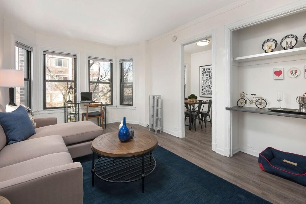 Images 515 W Briar - PPM Apartments