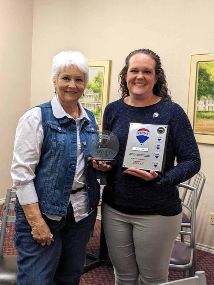 Images RE/MAX Benchmark