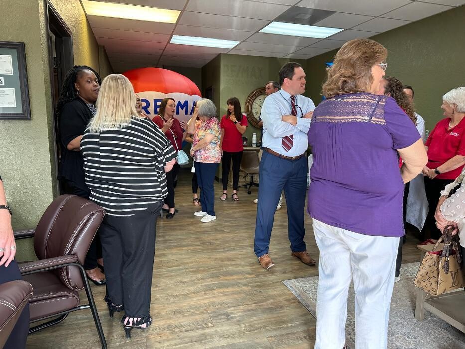 Images RE/MAX Benchmark