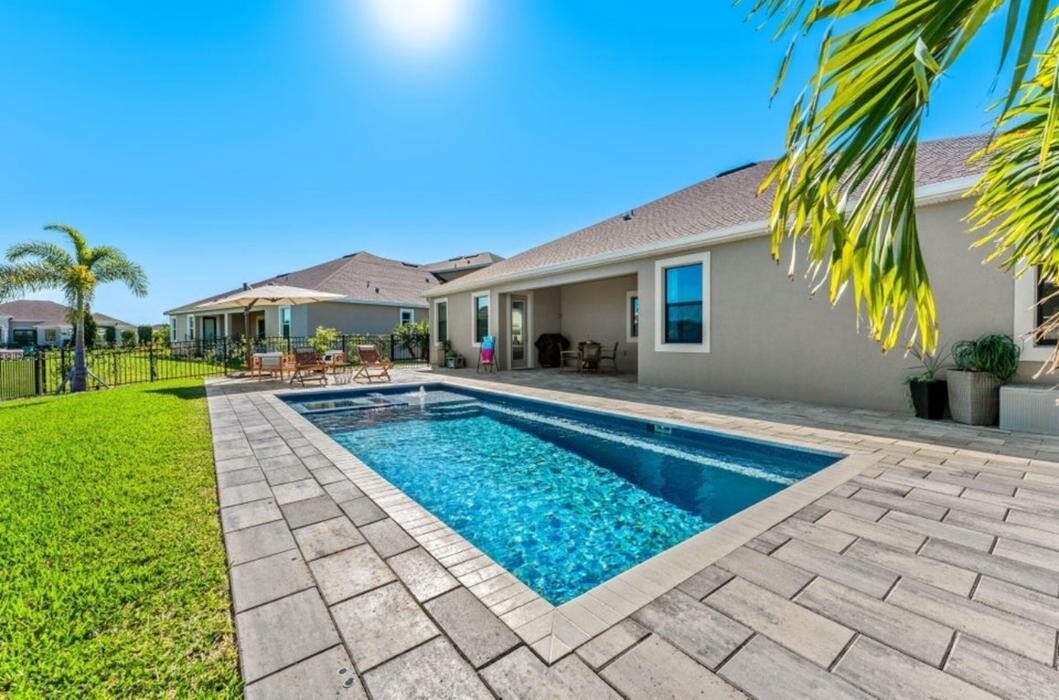 Images Cara Mattingly - Your Home in Brevard