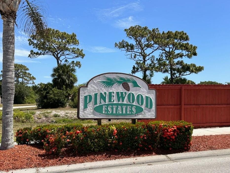 Images Cara Mattingly - Your Home in Brevard