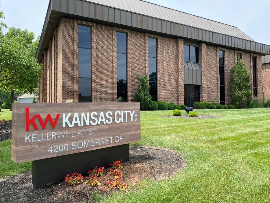 Images Suzy Jolley, Realtor, Jolley Homes, Keller Williams Kansas City Metro