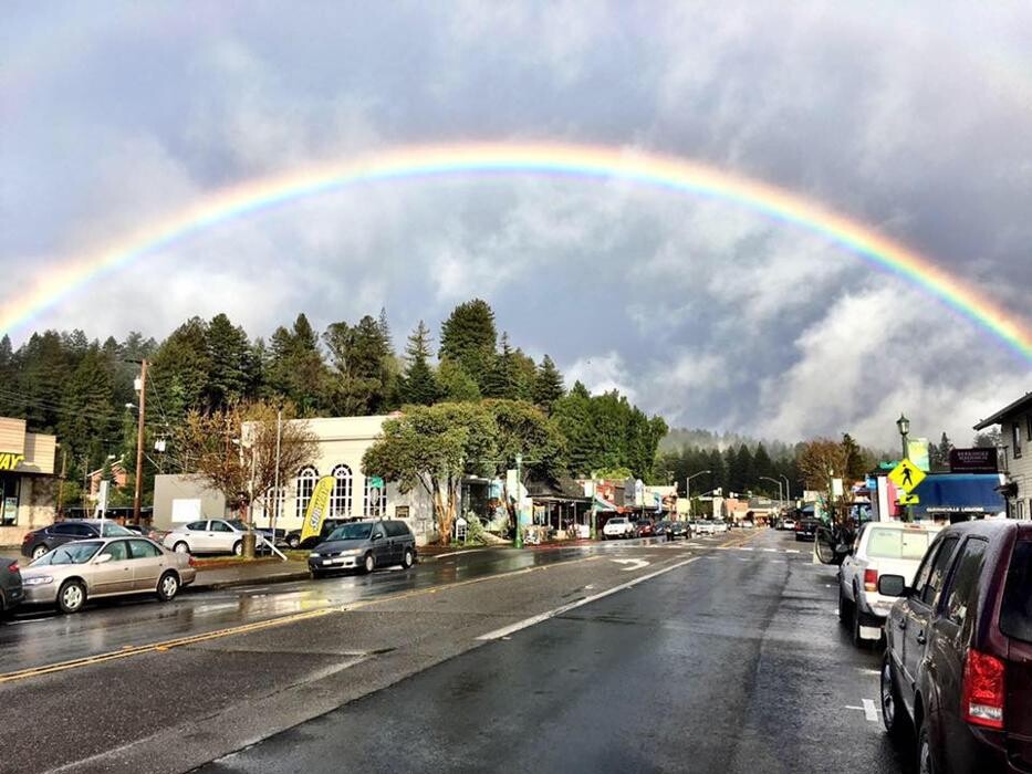 Images Main Street Bistro & Piano Bar-Cabaret-Pizzaria