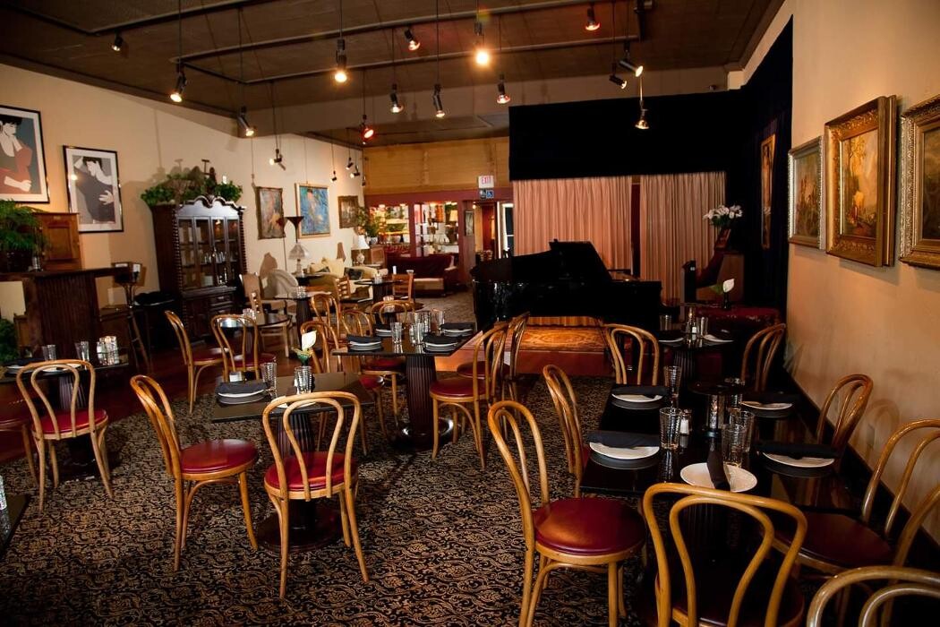 Images Main Street Bistro & Piano Bar-Cabaret-Pizzaria