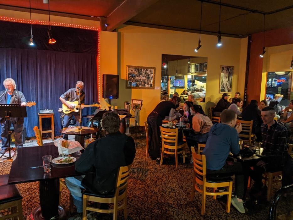 Images Main Street Bistro & Piano Bar-Cabaret-Pizzaria