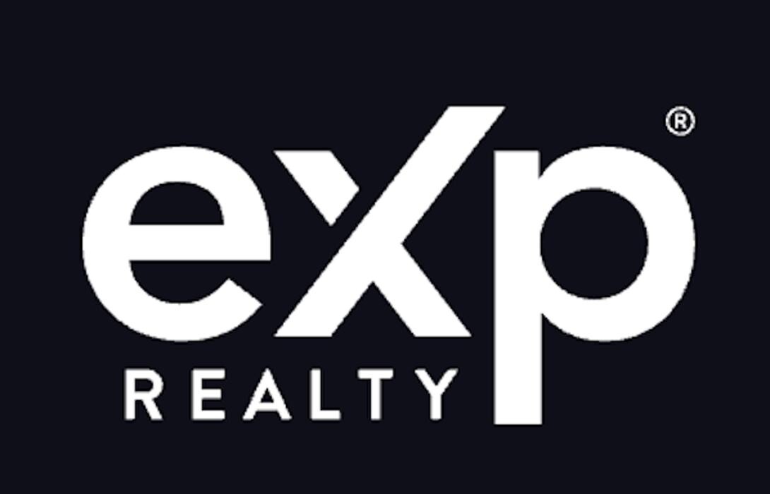 Tracy Holt Powered By EXP Logo