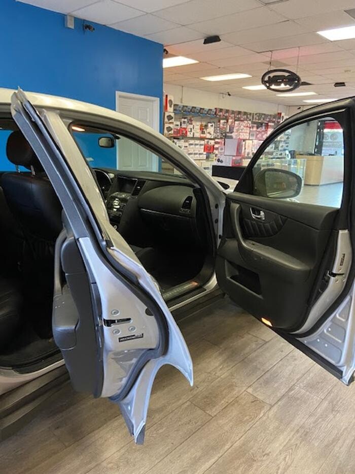 Images Sounds Amazing & Tint