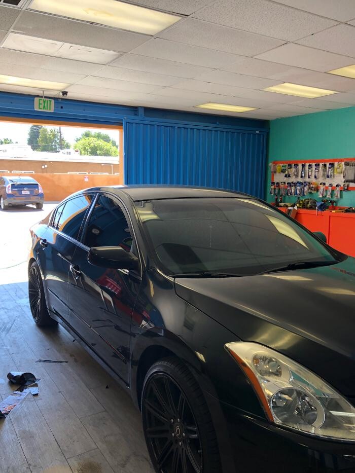 Images Sounds Amazing & Tint