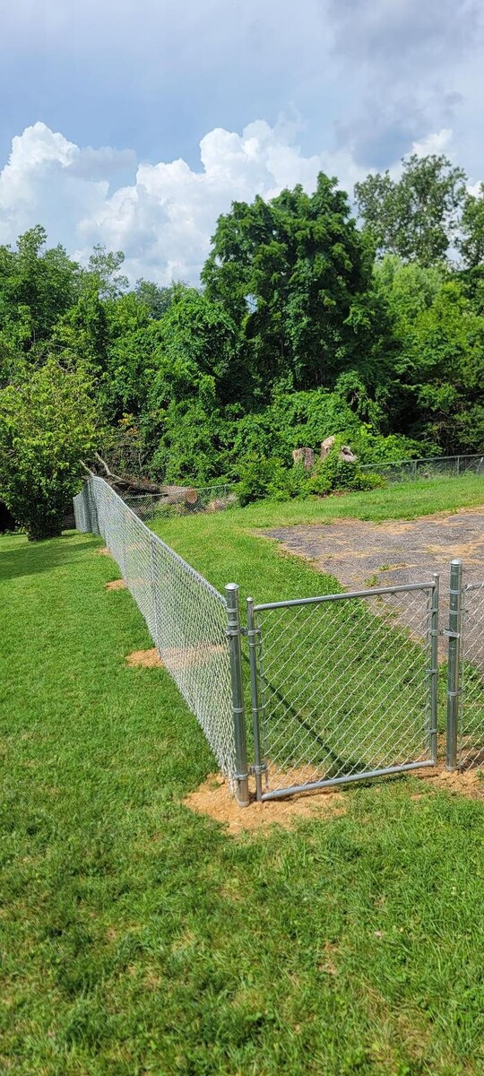 Images RD Custom Fencing and Hauling