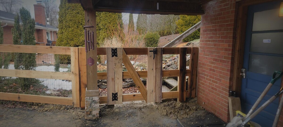 Images RD Custom Fencing and Hauling