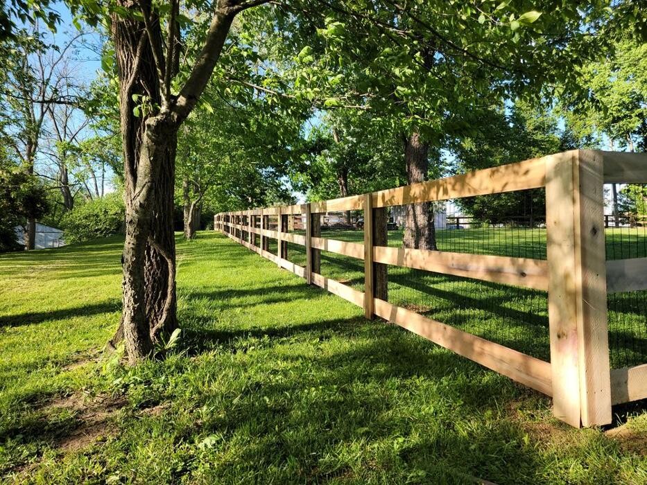 Images RD Custom Fencing and Hauling