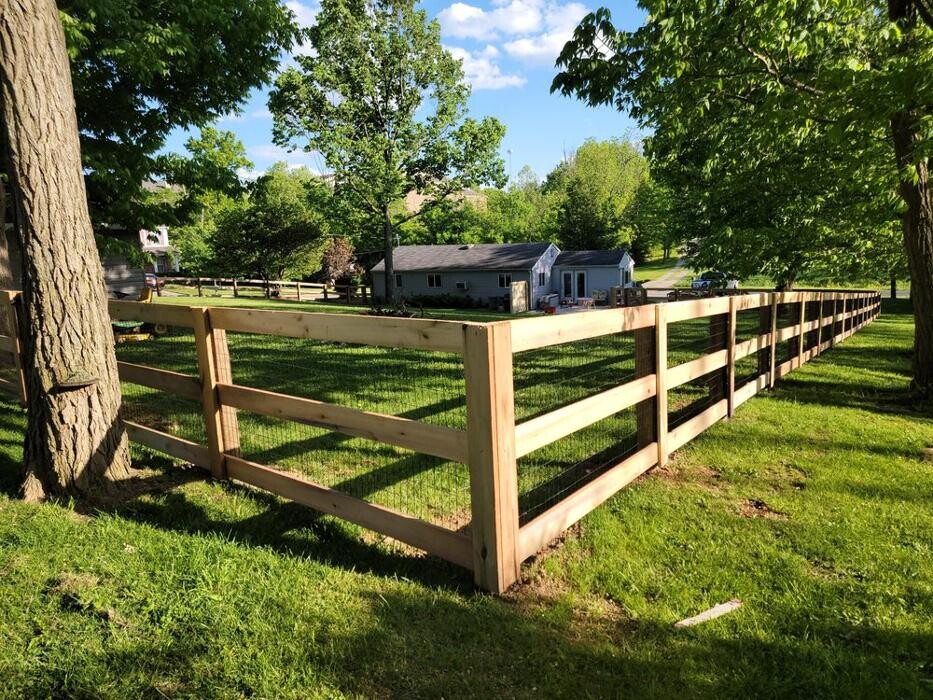 Images RD Custom Fencing and Hauling