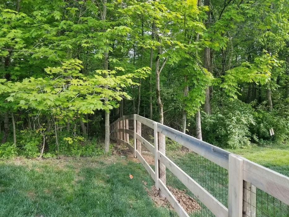 Images RD Custom Fencing and Hauling