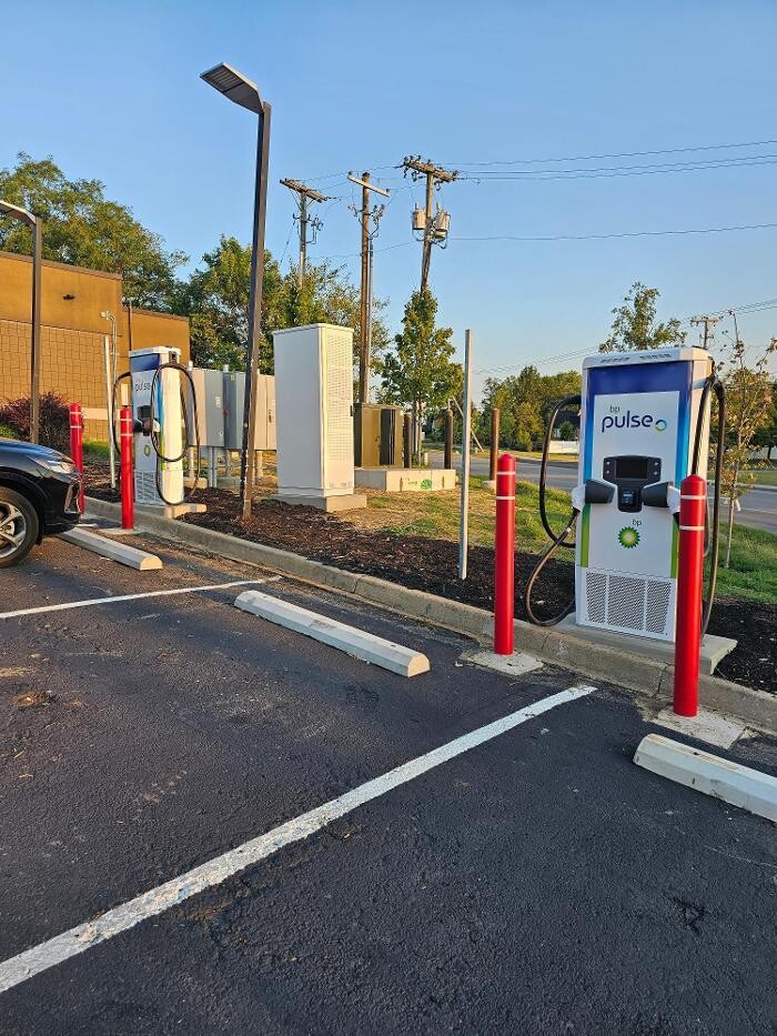 Images bp pulse Charging Station