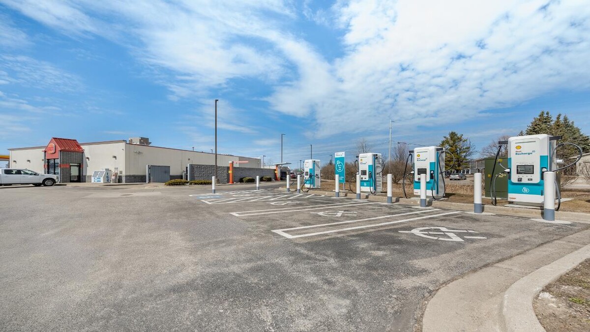 Images Shell Recharge Charging Station