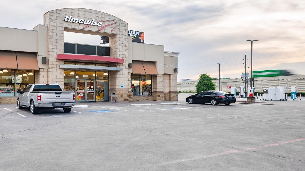 Images Shell Recharge Charging Station