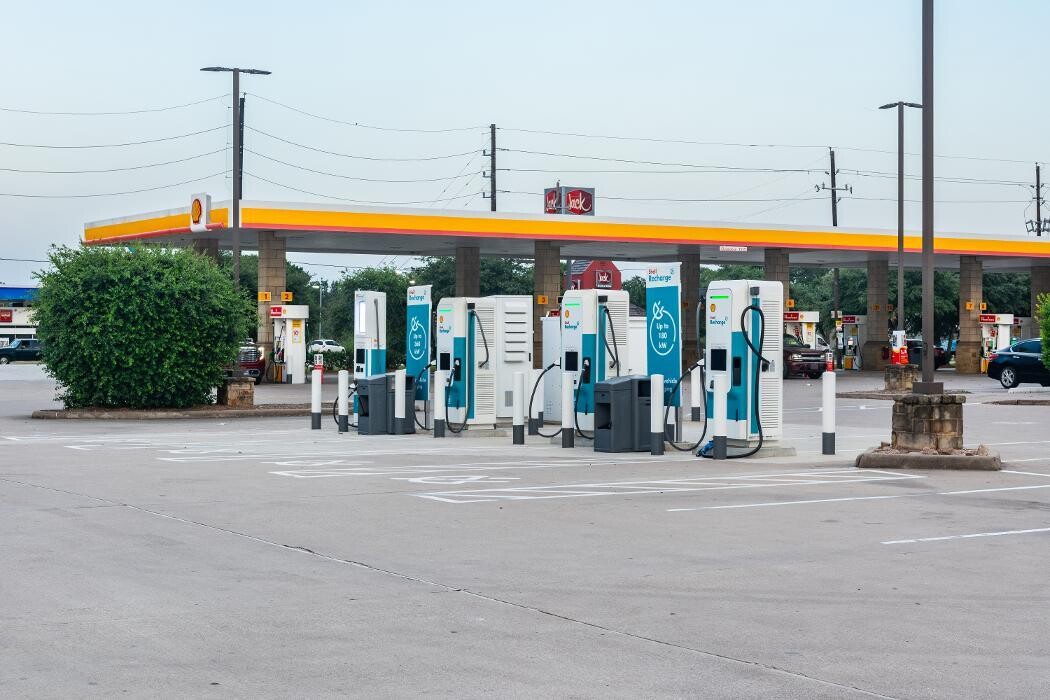 Images Shell Recharge Charging Station