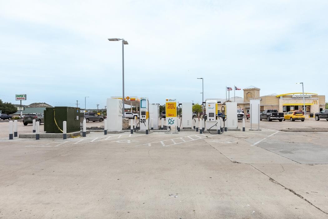 Images Shell Recharge Charging Station