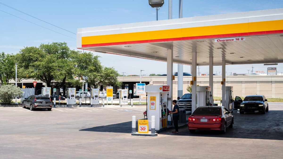 Images Shell Recharge Charging Station