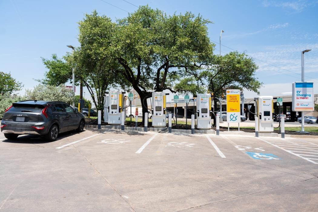 Images Shell Recharge Charging Station