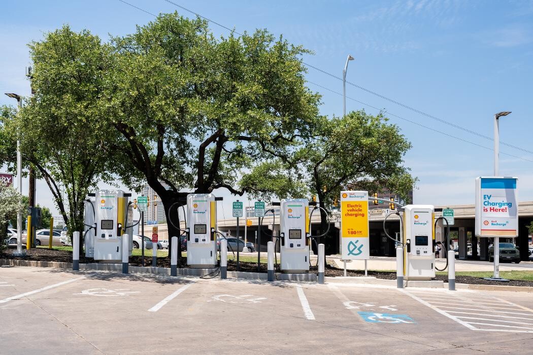 Images Shell Recharge Charging Station