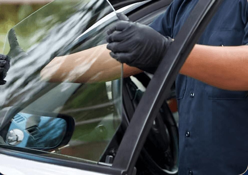 Images J&M AUTO GLASS