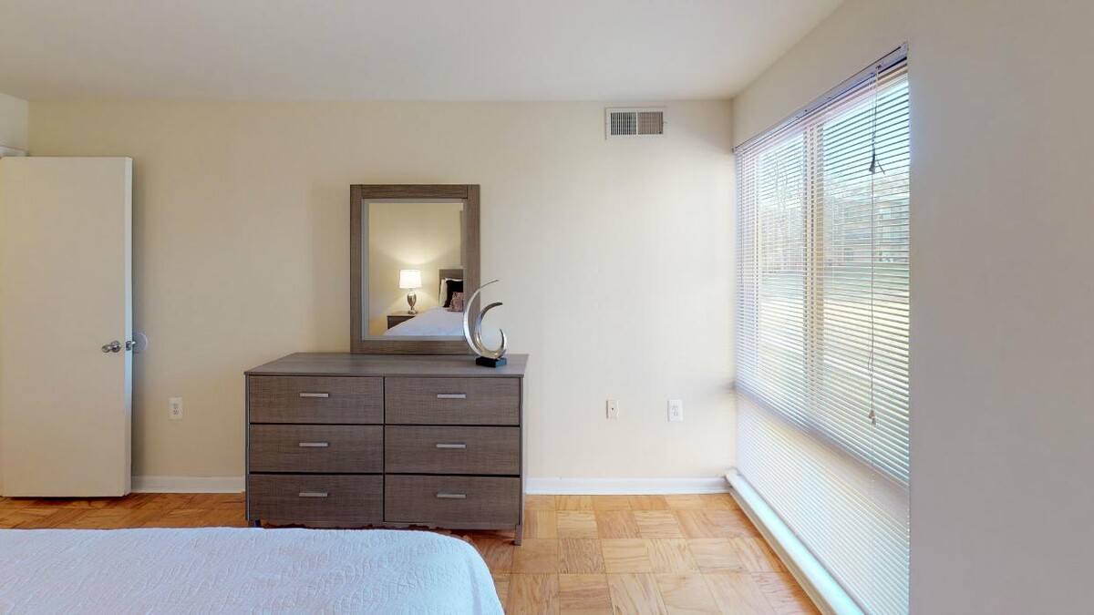 Images New Carrollton Woods