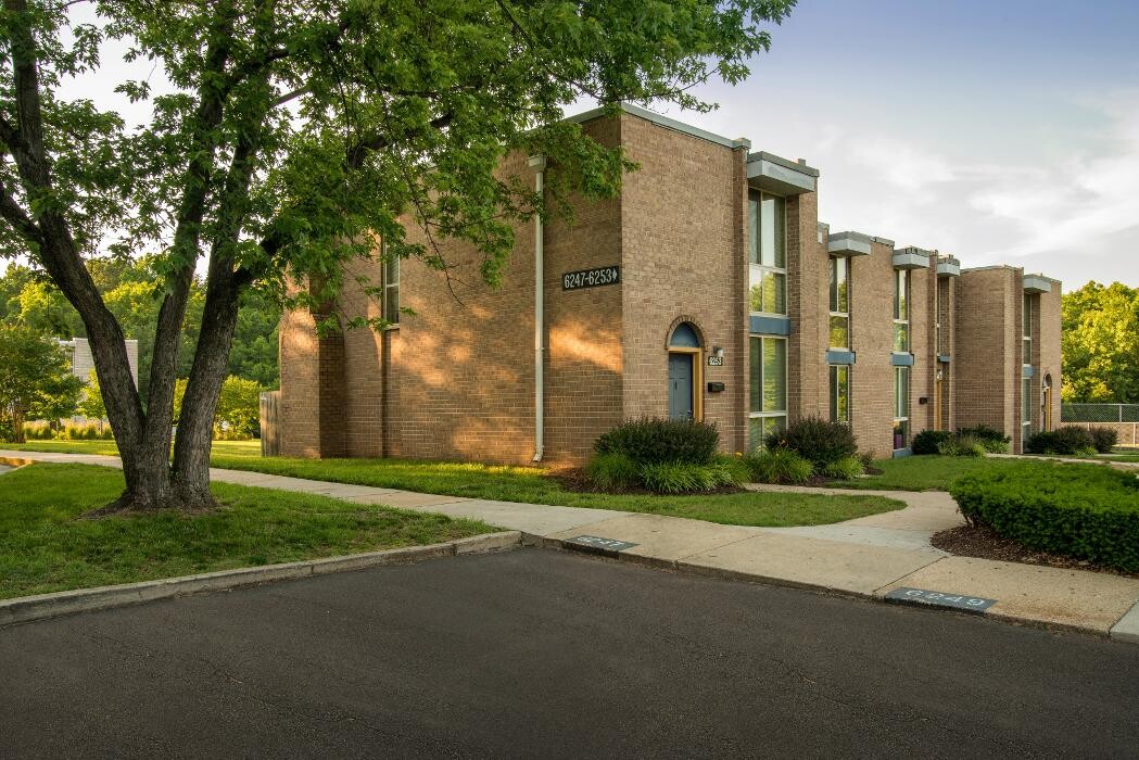 Images New Carrollton Woods