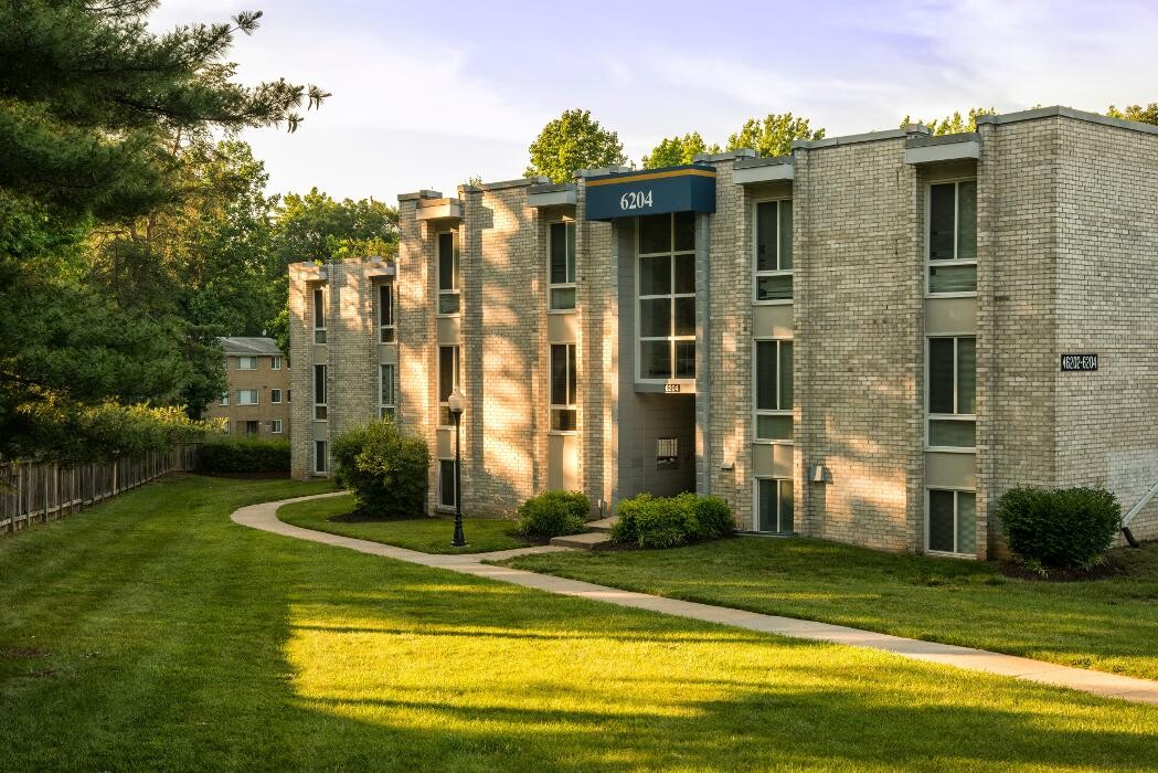 Images New Carrollton Woods