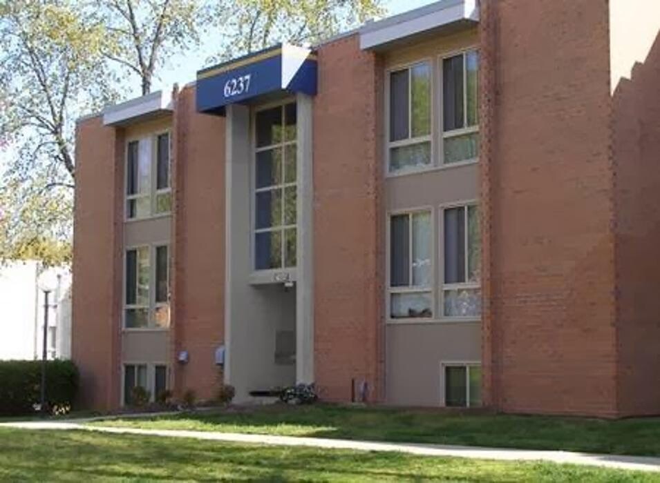 Images New Carrollton Woods