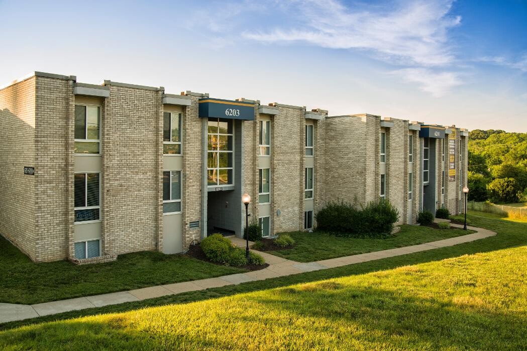 Images New Carrollton Woods